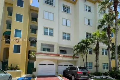 Cond Royal Palm, Vega Alta, #G102 1