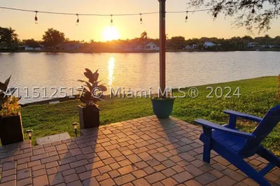 810 Banks Rd 1