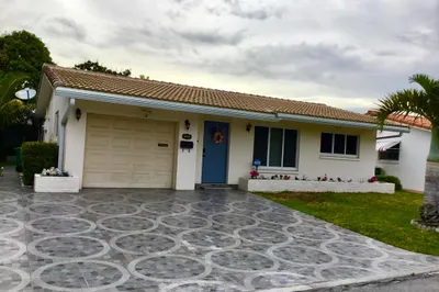 4915 NW 52nd Court Nw 1