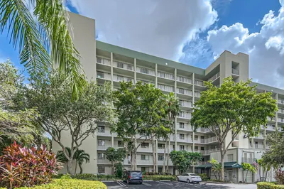 2238 N Cypress Bend Drive #302 1