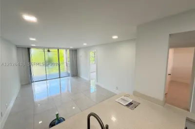 9460 Tangerine Pl #404 1