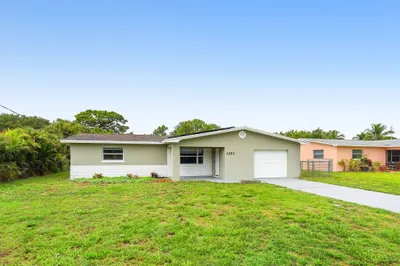 001-1252NortheastSouthStreet-JensenBeach
