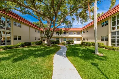 17 Vista Palm Lane #201 1