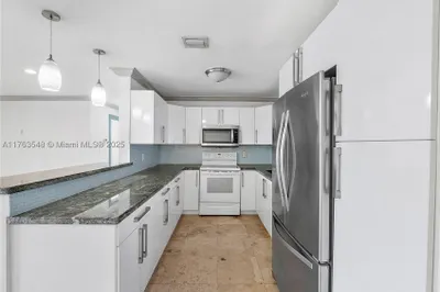 1541 SW 52nd Ave 1