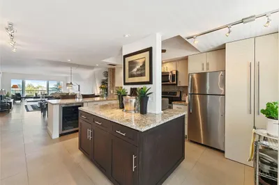 615 N Riverside Drive #405 1