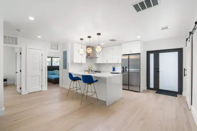 303 DE CARIE Street #303 1