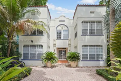 1127 Euclid Ave #104 1
