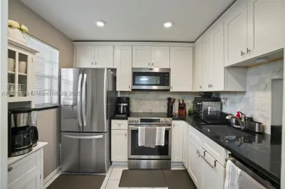 471 N Pine Island Rd #D405 1