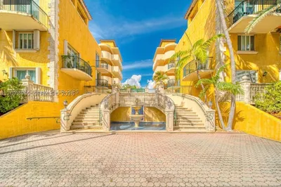 8888 Collins Ave #206 1