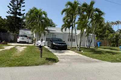 407 W Palm Street 1
