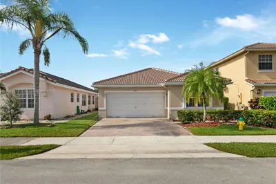 7920 N Silverado Cir 1