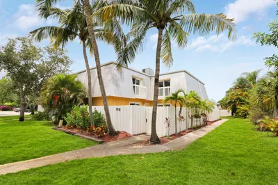 141 E Riverside Drive #9b 1