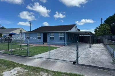 740 SE 4th Pl 1