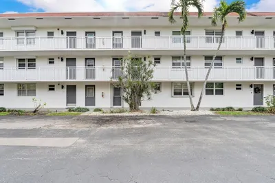 4025 N Federal Highway #224b 1