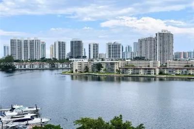 18041 Biscayne Blvd #803 1
