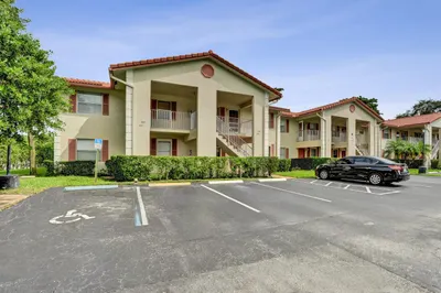 3081 HOLIDAY SPRINGS Boulevard #102-6 1