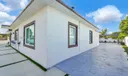 831 E 10th Pl Photo