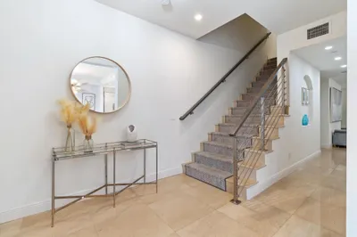 60 SE 7th Avenue 1