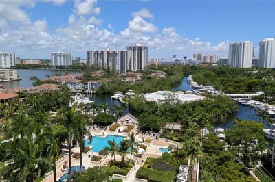 2000 Island Blvd #1404 1