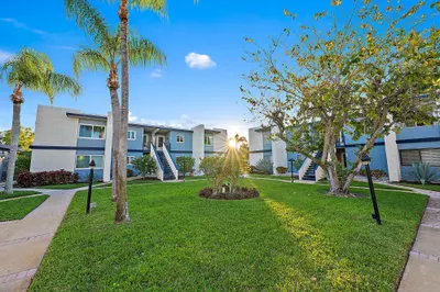 1561 NE 12th Terrace #C-14 1