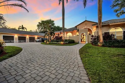 14211 Sunset Ln 1