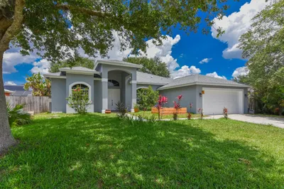 631 SW Sandbar Terrace 1