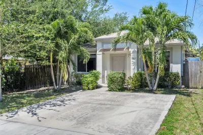 2317 NW 55th Ter 1