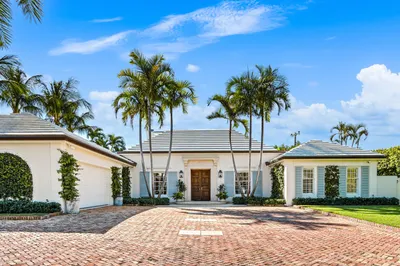 Cropped 3_FRONT_STRAIGHT_DT