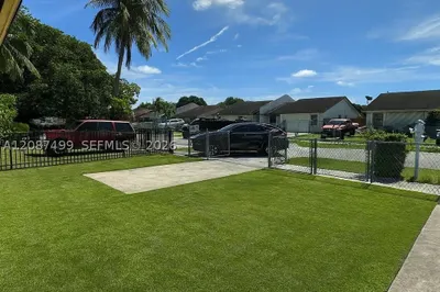 3611 NW 194th Ter 1