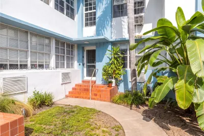1005 Meridian Ave #8 1