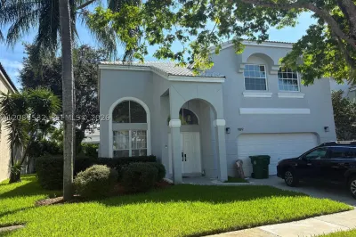 989 NW 156 Ave 1