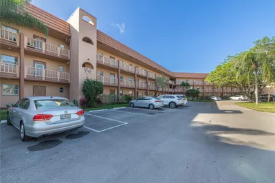 9700 Sunrise Lakes Blvd #308 1