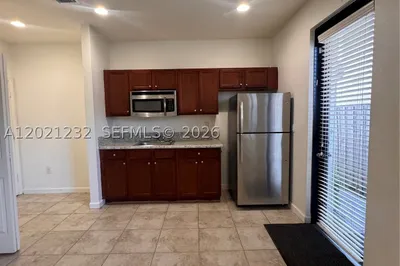 15400 SW 173rd St #2 1
