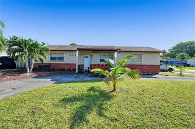 8360 NW 47th St 1
