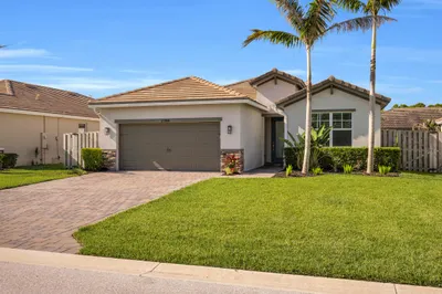 2384 SW Strawberry Terrace 1