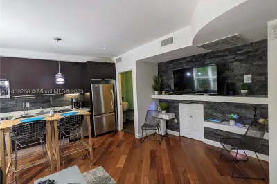927 Euclid Ave #8 1