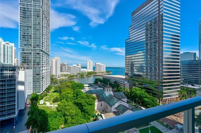 500 Brickell Ave #1600 1