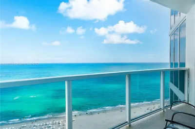 18001 Collins Ave #2109 1