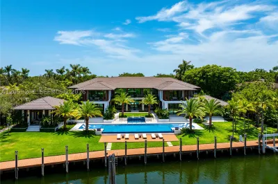 641 Leucadendra Dr 1