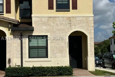 3337 W 105th Ter 1