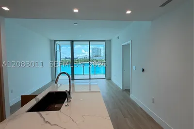 2411 Laguna Cir #307 1