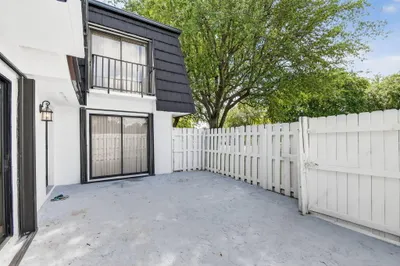 320 Woodland Road 1