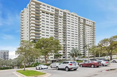 3200 Port Royale Dr #1208 1