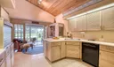 91 Fairview W Photo