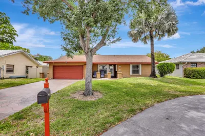 2211 NW 41st Ter 1