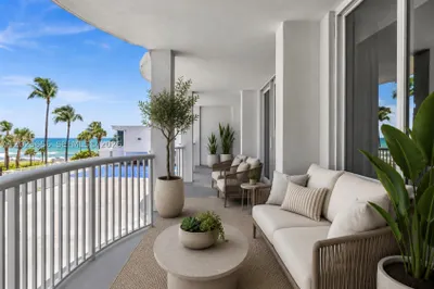 5401 Collins Ave #107 1