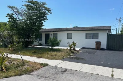 880 NE 49th St 1