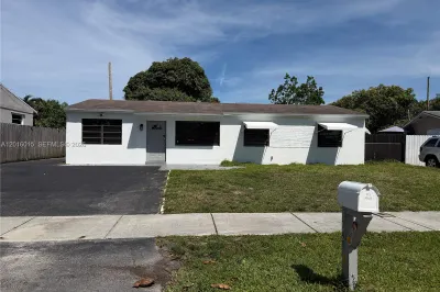 1740 SW 47th Ave 1