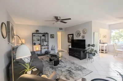 100 Kingswood E 1