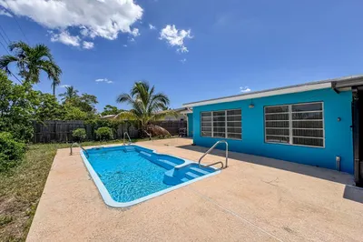 1326 Lake Erie Drive 1